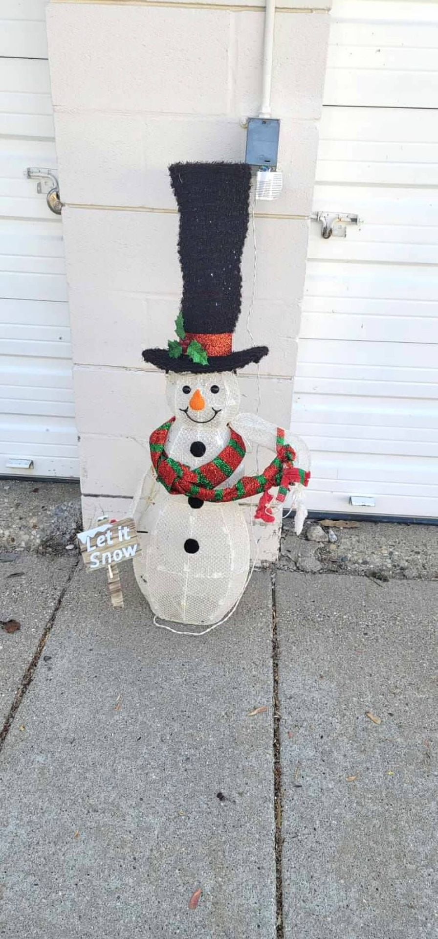 Christmas Outdoor Lights - Not Free, Msg For Prices