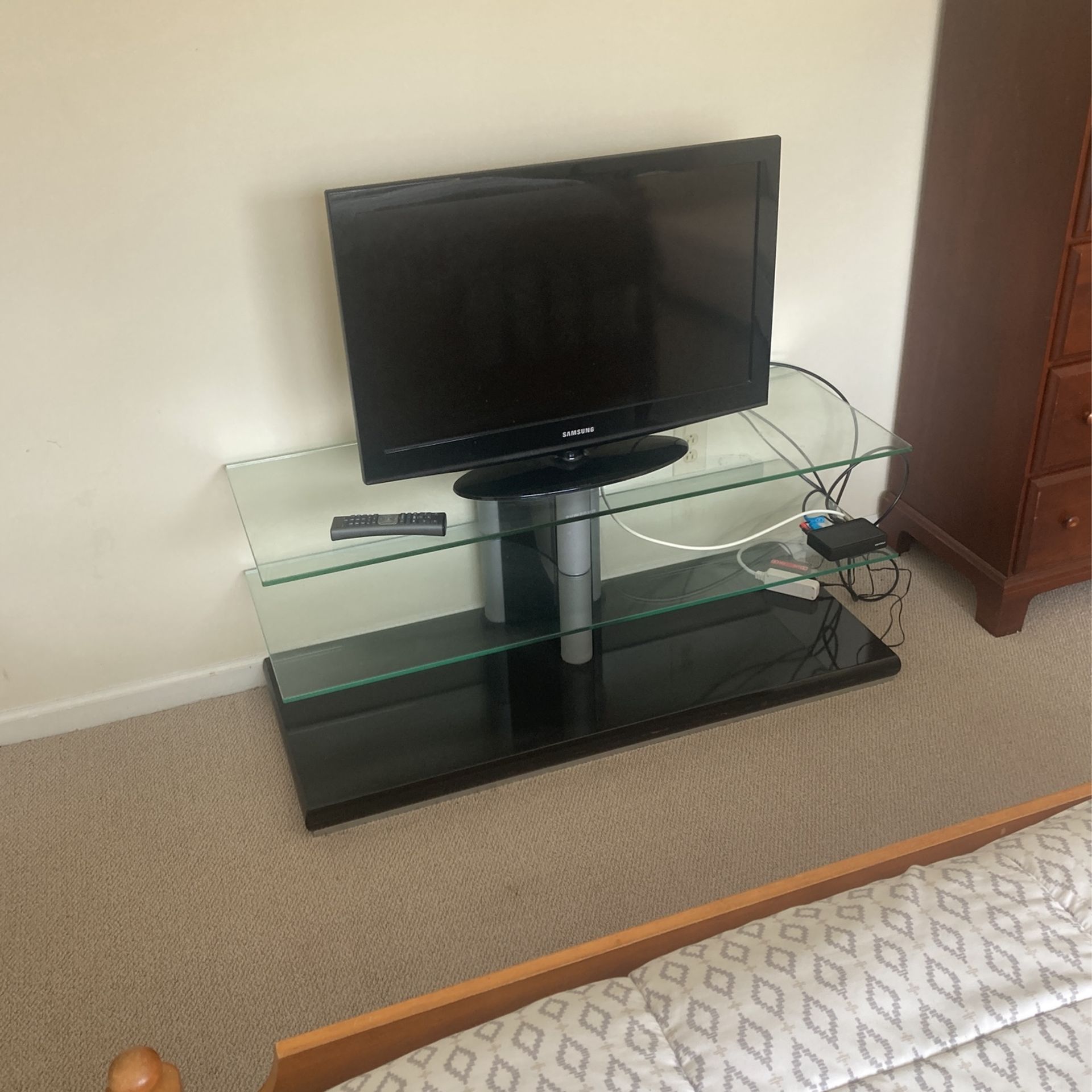 36 Inch Samsung Tv With Glass Table