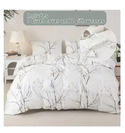 Kings size duvet cover and two pillowcases   Polyester