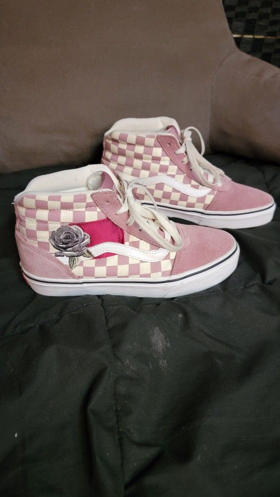 VANS - Size 6.5 Women's - Brand NEW Condition!