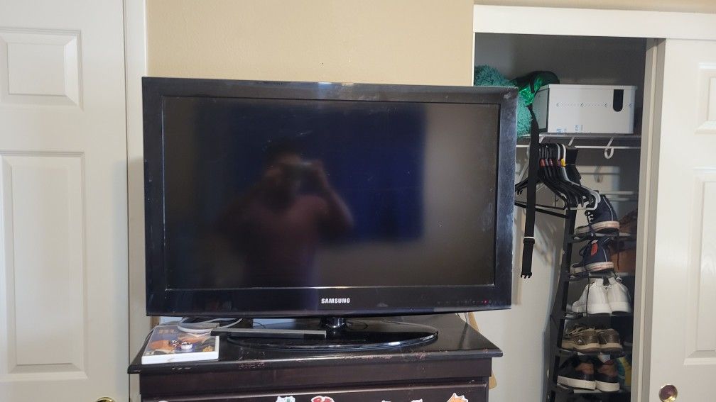 Samsung 32 Inch LCD 403 Series