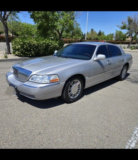 2006 Lincoln Town Car