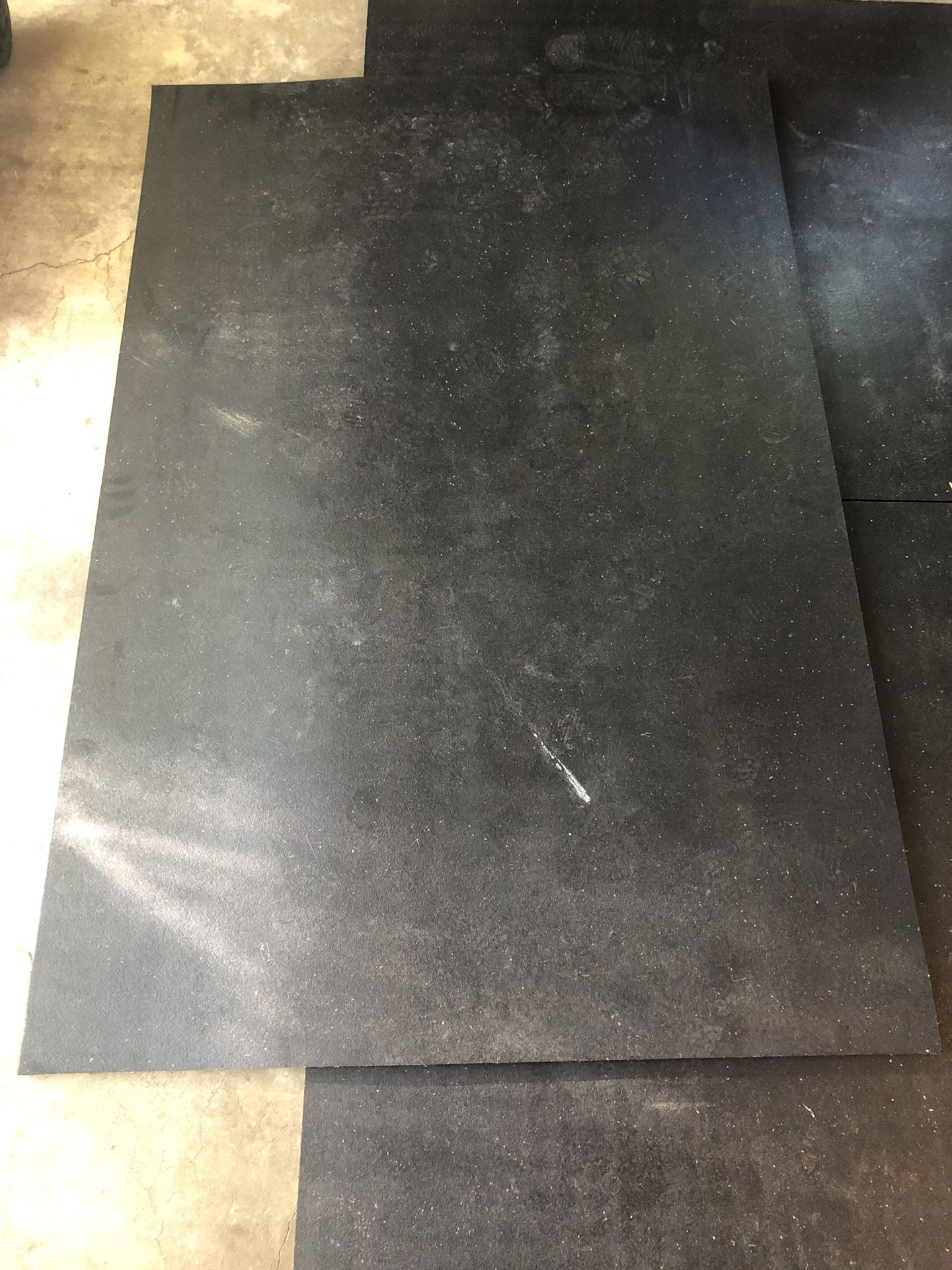 4ft x 6ft 3/4 inch rubber flooring (5 Available)
