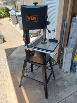WEN 10-Inch 2-Speed Band Saw with Stand (Model 3962).