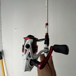 Abu Garcia Major league Fishing Rod Carbon Fiber With Tackle Box Gear 
