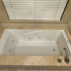 American Standard Whirlpool Tub