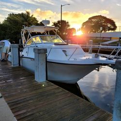 
🛥️ 2010 Mako 293 – 29ft – Twin 225 Mercury Optimax (Low Hours) – $65,000