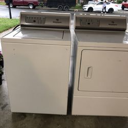Washer And Dryer Set. 