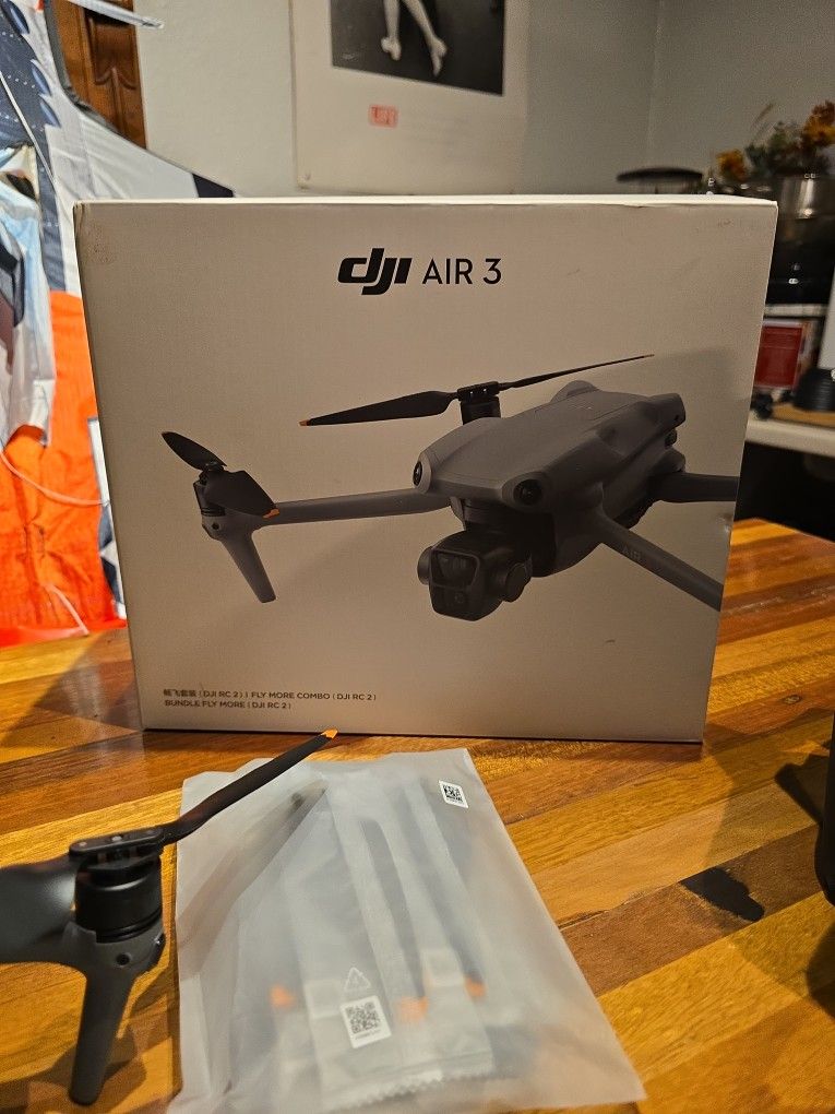 DJI AIR 3 Fly More W/RC2