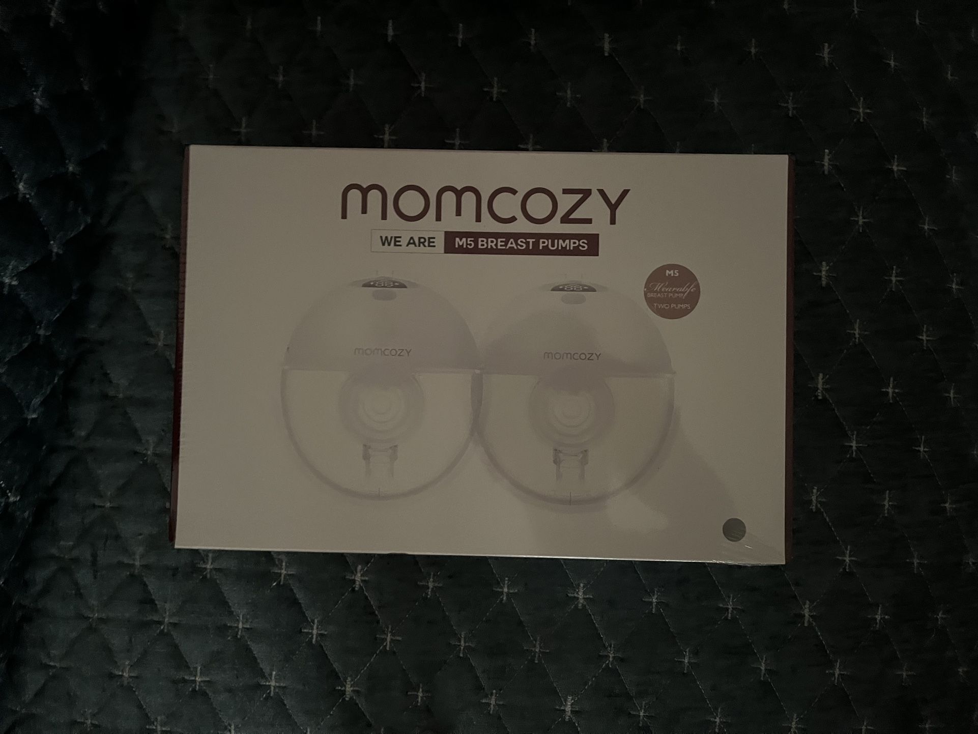 Momcozy M5 All-in-one M5 Wearable Breast Pump - Painlessly Pump