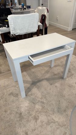 Small  writing desk