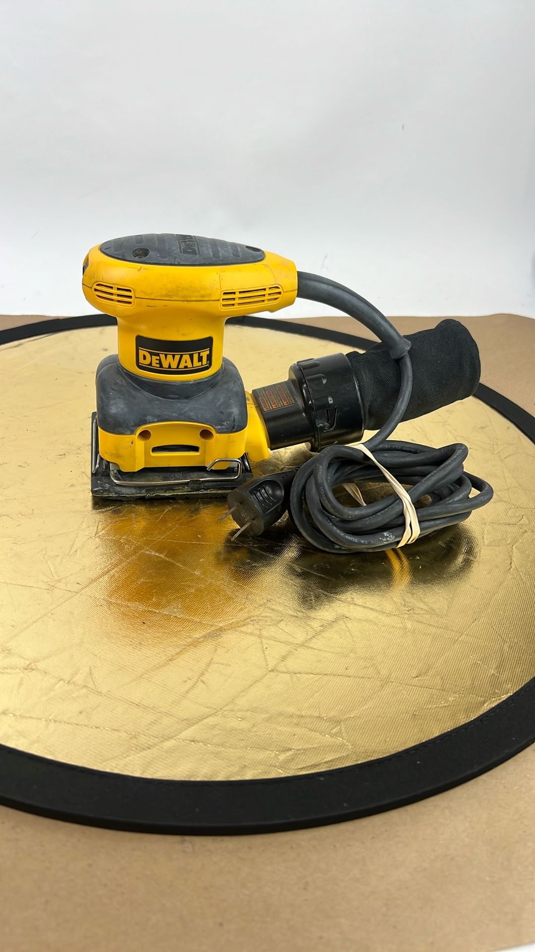 Used DeWalt D26441 1/4 Sheet Palm Sander Corded Electric Power Tool 