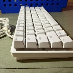 Razr Hunstman 60% Keyboard - White, RGB