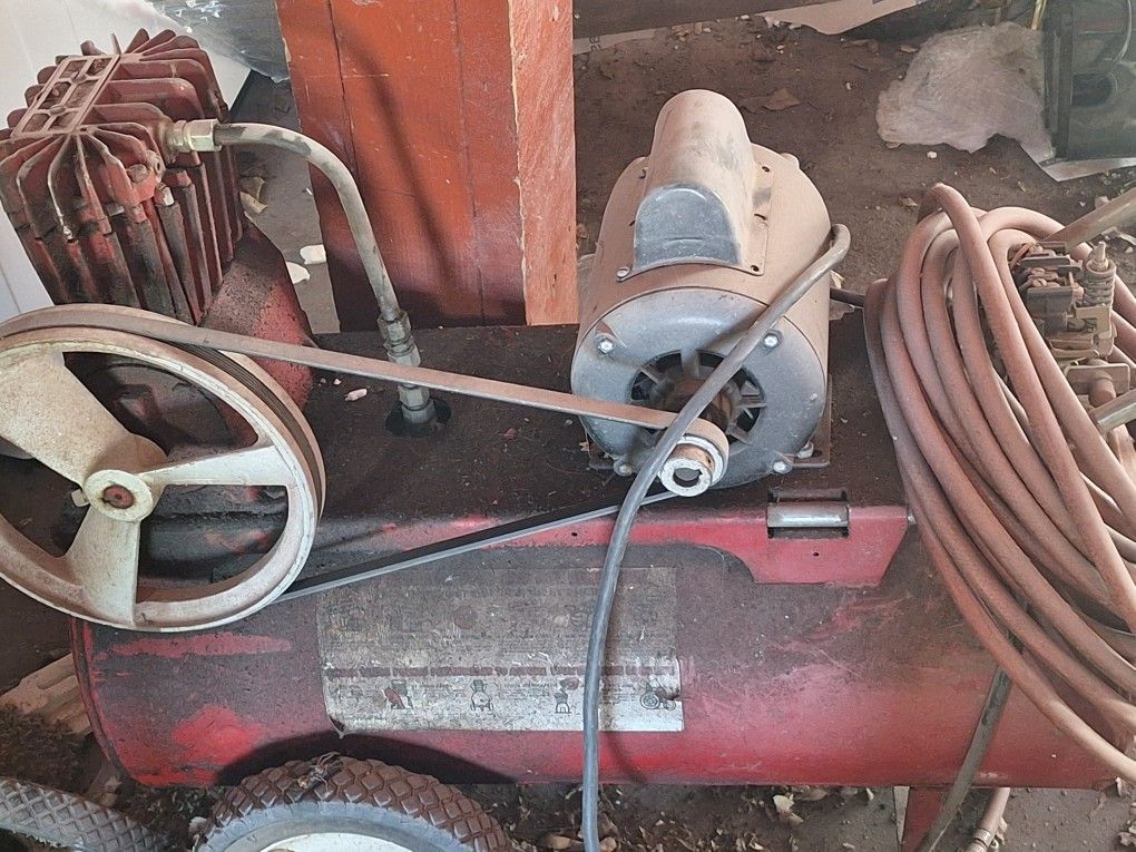 100 PSI Twin-Cylinder Utility Compressor.Sears, Roebuck & Co. for Sale ...