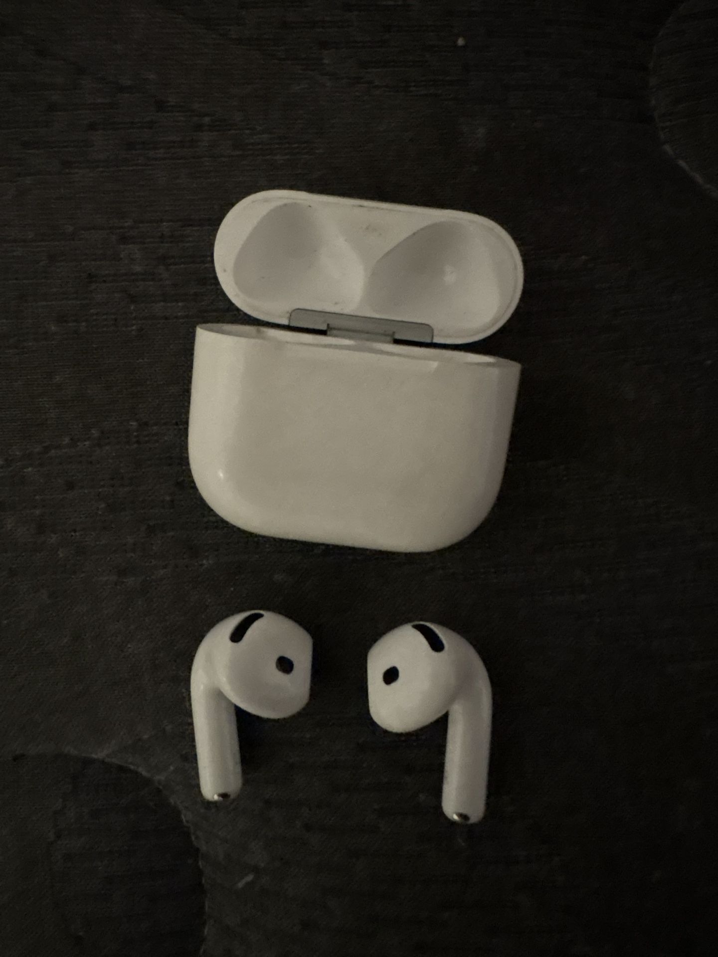 Apple AirPods 4