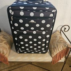 Rockland Softside Expandable Pop-Up Luggage 