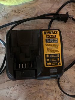 DeWalt DCB107 12V/20V Max Battery Charger