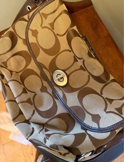 Vintage Signature Coach Turnlock