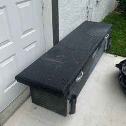 Truck mounted toolbox