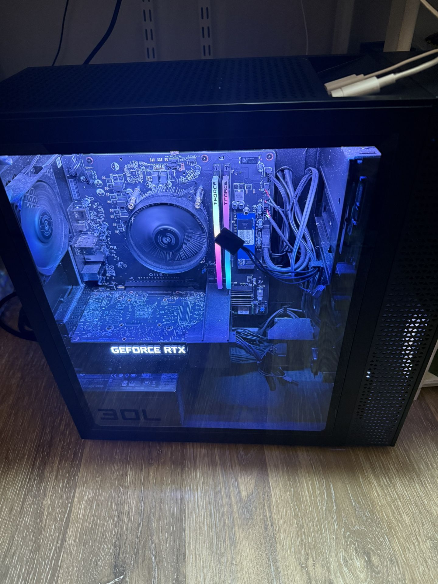 AMD Ryzen 7 3700X 8-Core Processor 32 GB Ram Windows 11. Old gaming Pc reset.