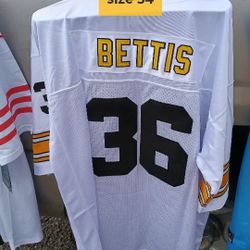 NFL And MLB Jerseys  2605/25 Avenue Biloxi 