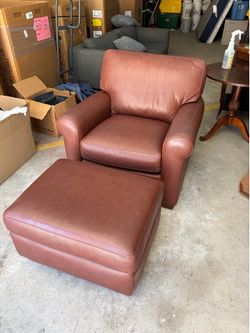 Leather chair with ottoman