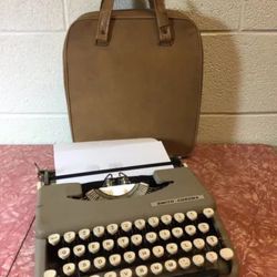Skyriter Vintage Typewriter 