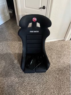 Trak racer GT seat with rails