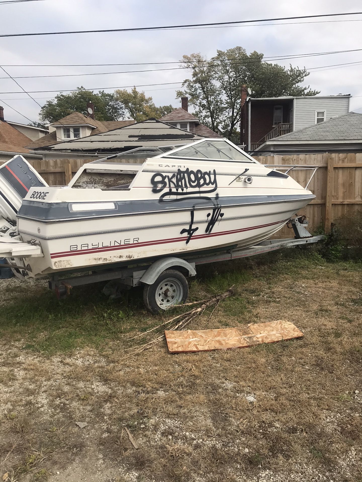 Boats for sale.I don’t know what year come look at it