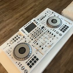 LIMITED EDITION — all white XDJ XZ