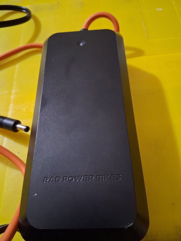 Li-on Battery Charger Rad Power Bikes
