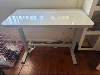 Electric adjustable table