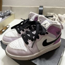 Jordan 1 Mid 