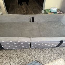 Portable toddler bed