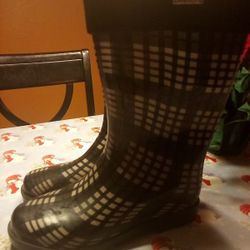 rain boots 