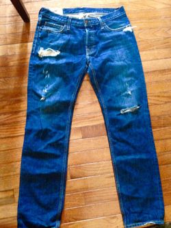 Men's Hollister Distressed Jeans - Size 33 x 32