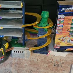 Adventure Fore Car Garage 