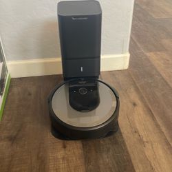Roomba i8 