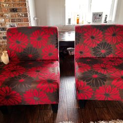 Accent Chairs 