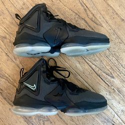 Nike LeBron 19, size 11 mens, Basketball Shoes, BLACK/ANTHRACITE/GREEN GLOW