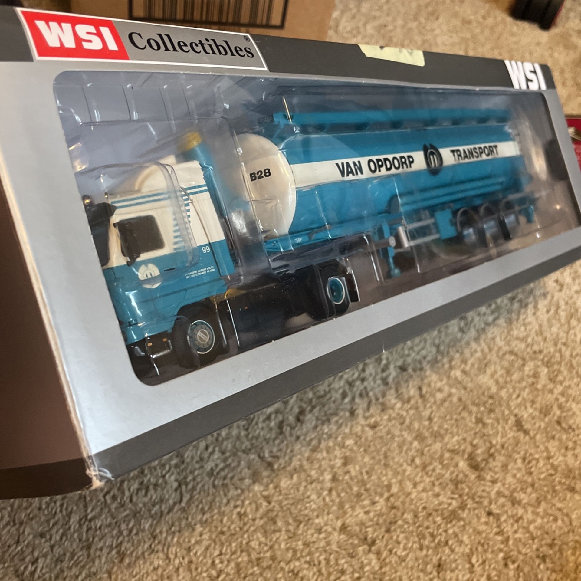 WSI 1/50 SCANIA 143 WITH LARGE VOLUME TANK van Opdorp