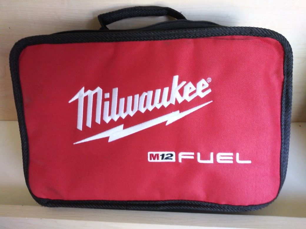 Milwaukee M12 Installation Drill/ Driver Kit for Sale in SeaTac, WA