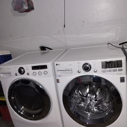 LG Washer And Dryer In Good Working Condition 