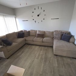 Ashley Live Room 4 Piece Set