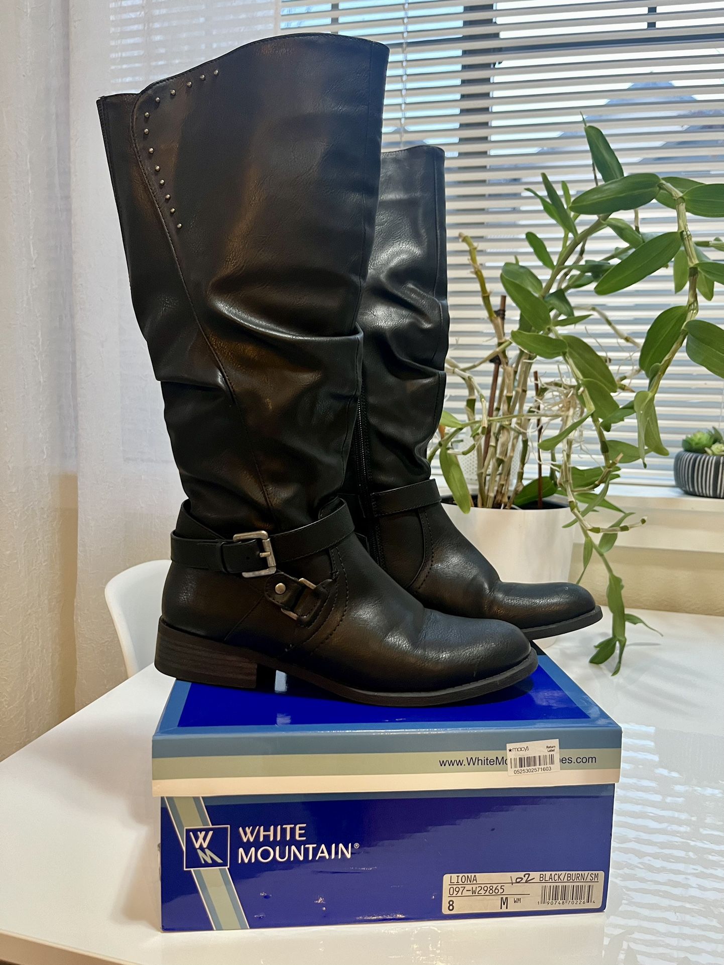 Black Boots ! Great Condition!