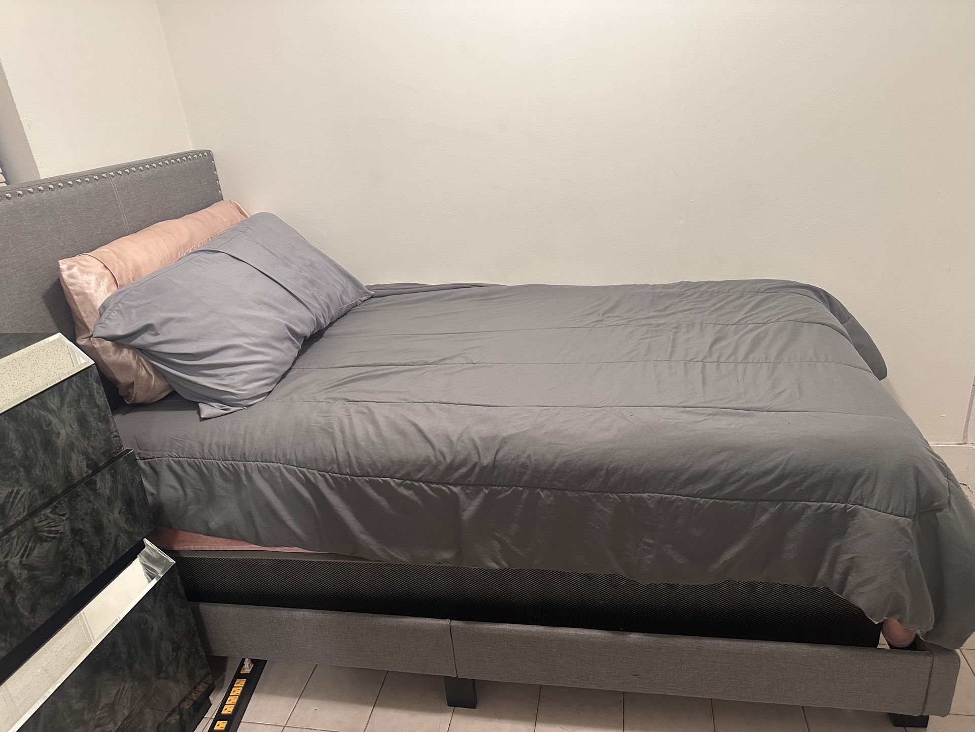 Twin bed