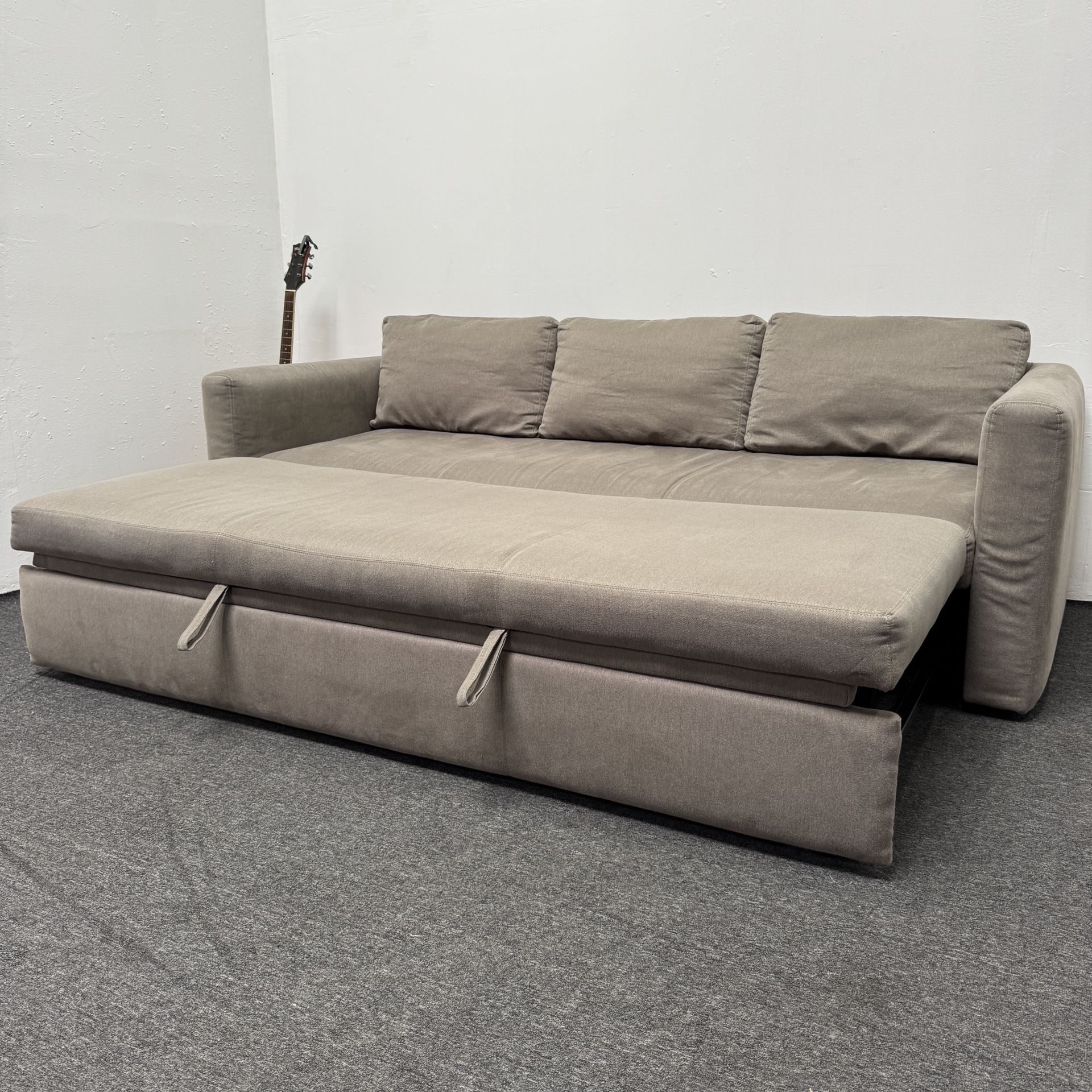 2.4k OFF: Oxford Pop-Up Platform Sleeper Sofa - Room & Board - Excellent Condition - Can Deliver