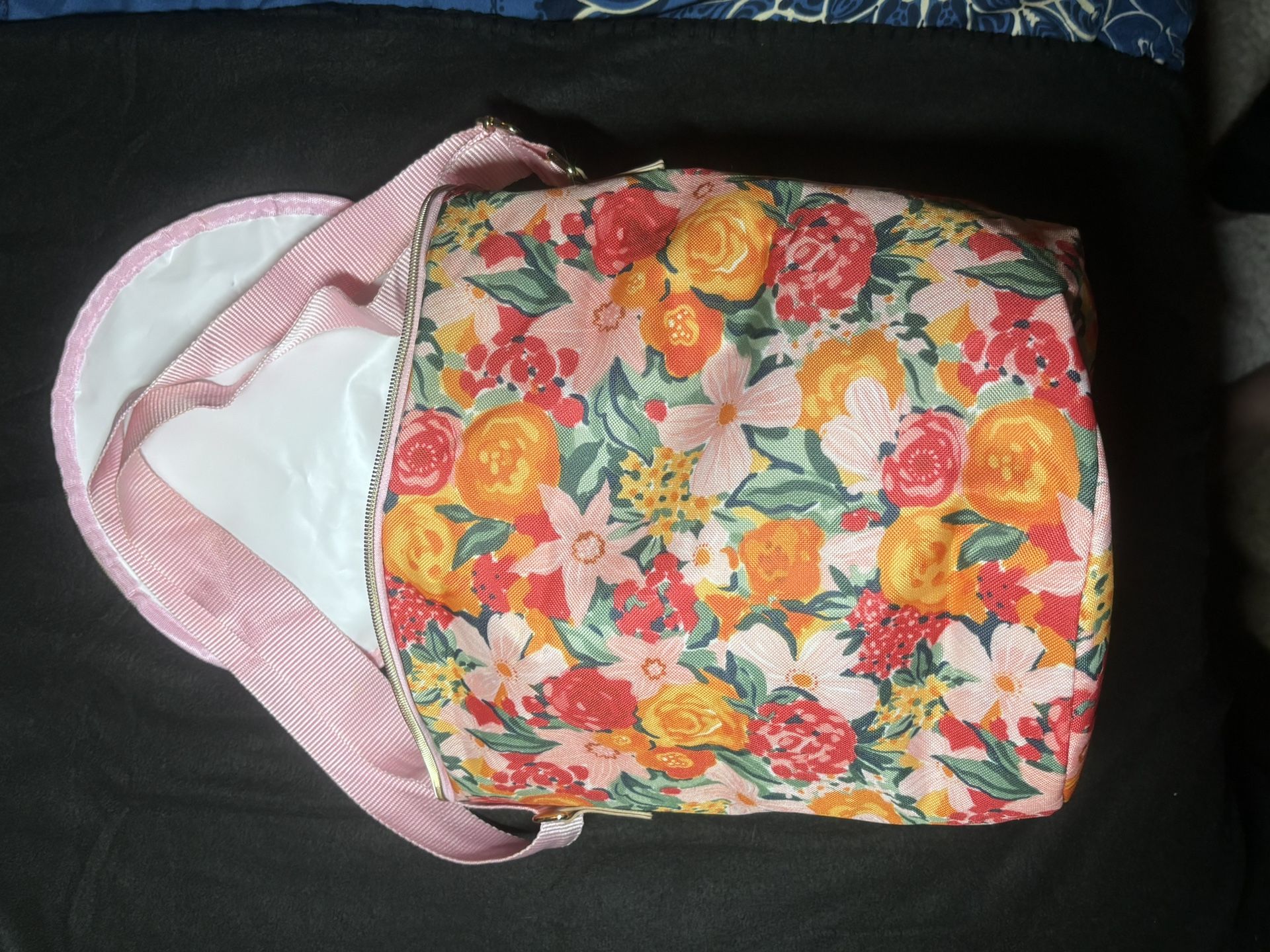 NEW~Soft Sided Cooler Pink And Gold
