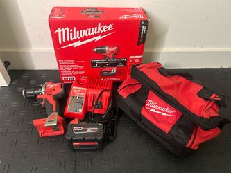 Milwaukee M18 18V Lithium-lon Brushless Cordless 1/2 in. Compact Hammer Drill/Driver Kit