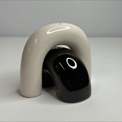 Salt & Pepper Shaker Set of 2